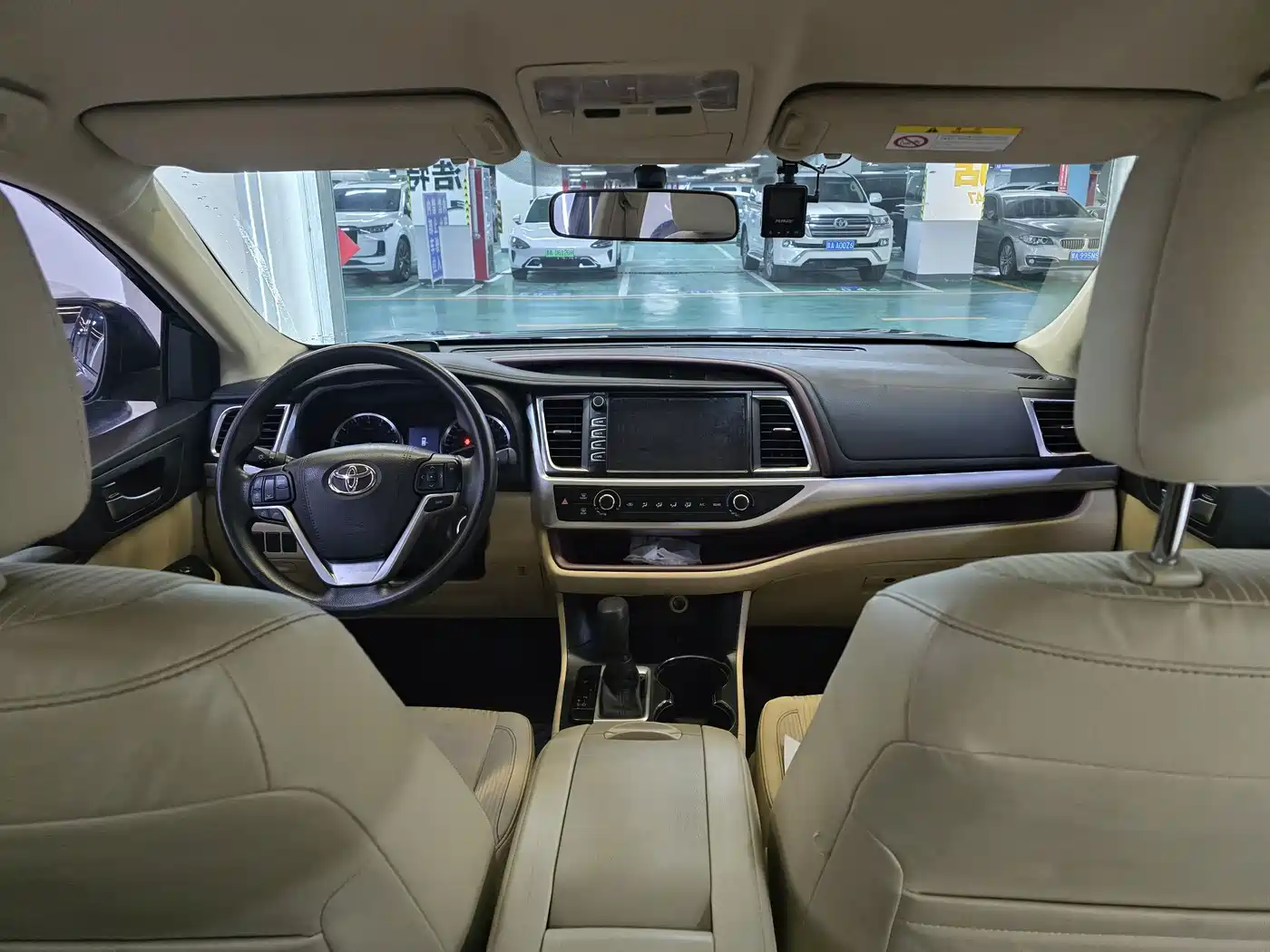 Фото 10 - Toyota Highlander