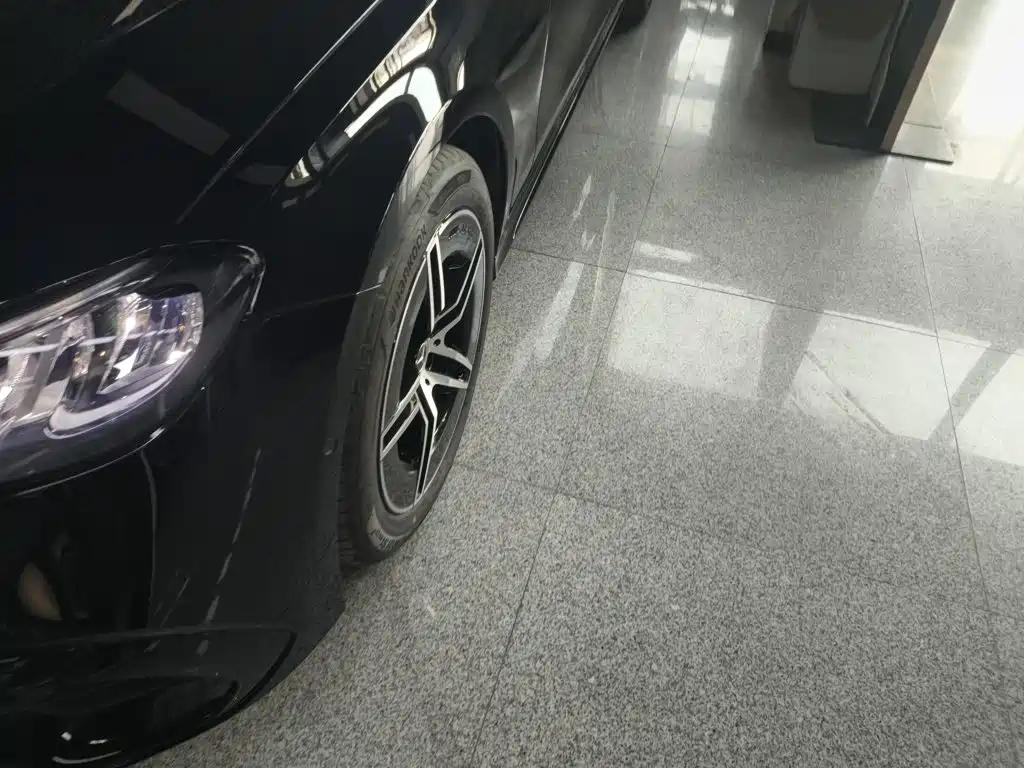 Фото 25 - Mercedes-Benz E-Class (Import)