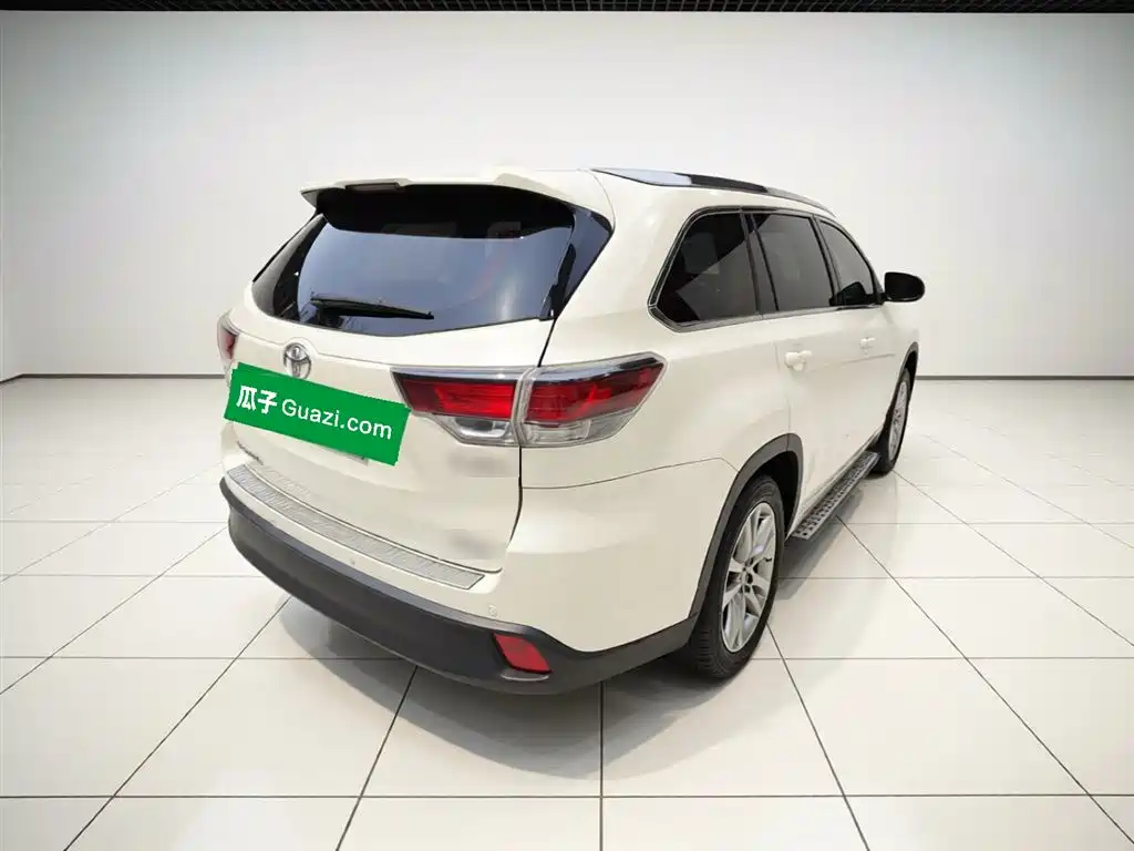 TOYOTA HIGHLANDER