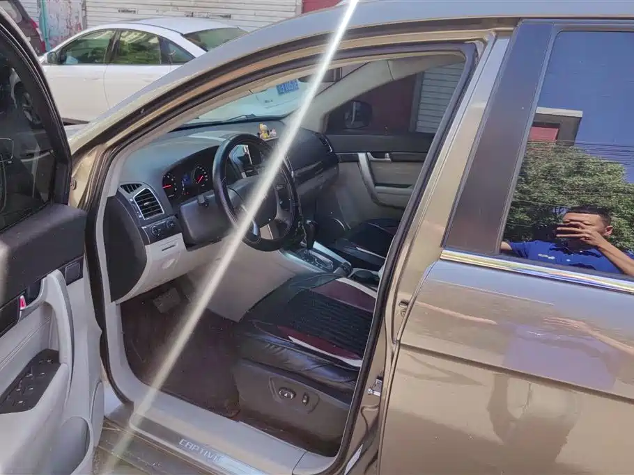 Chevrolet Captiva 2015 2.4L 2WD Urban Edition 5-seater фото 9