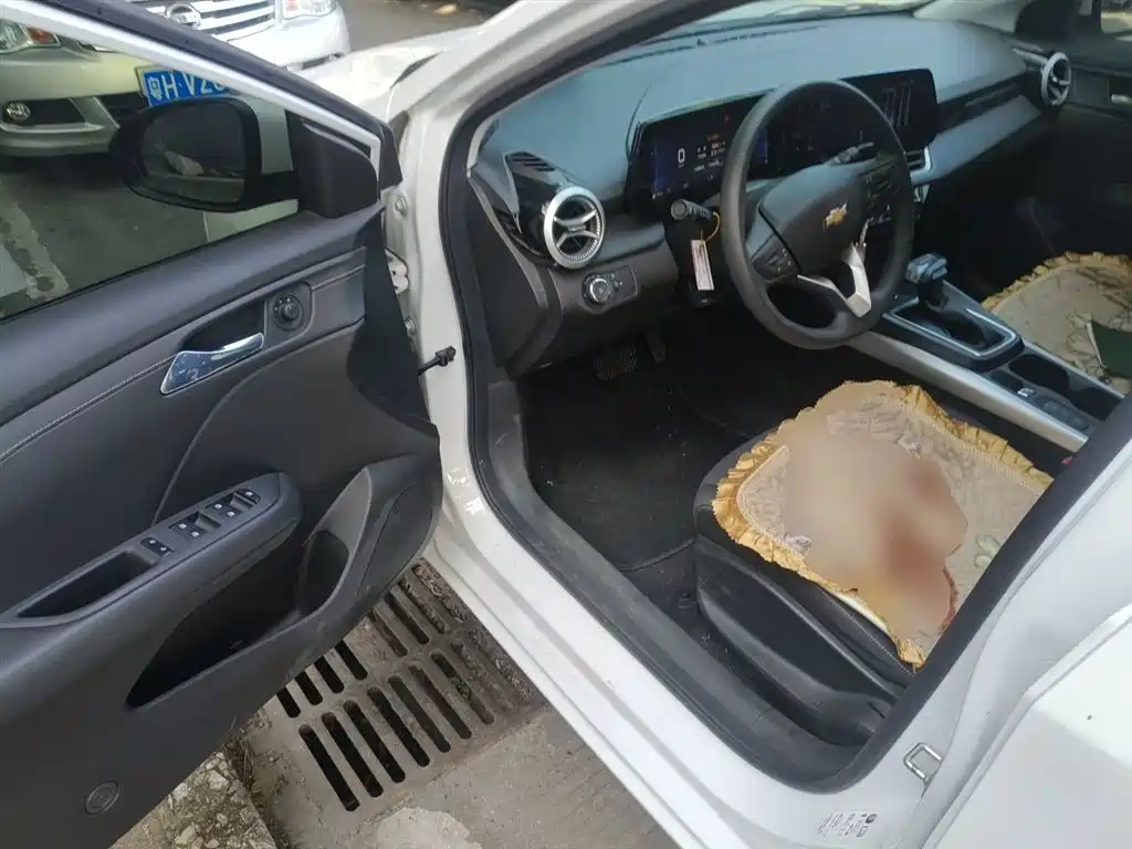 CHEVROLET CRUZE