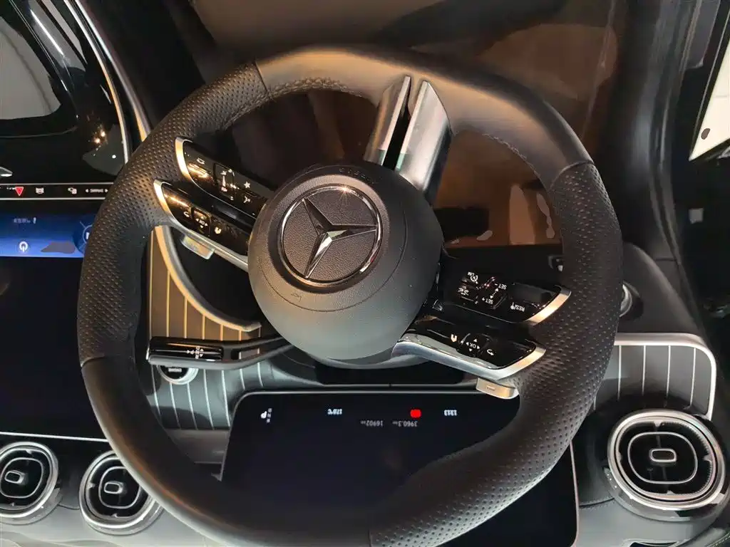Mercedes-Benz C-Class 2024 C 260 L Sport фото 3