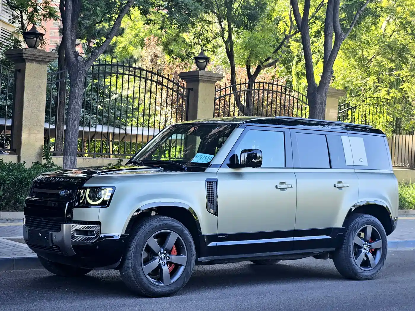 Land Rover Defender 2023 Facelift 110 3.0T P400 X