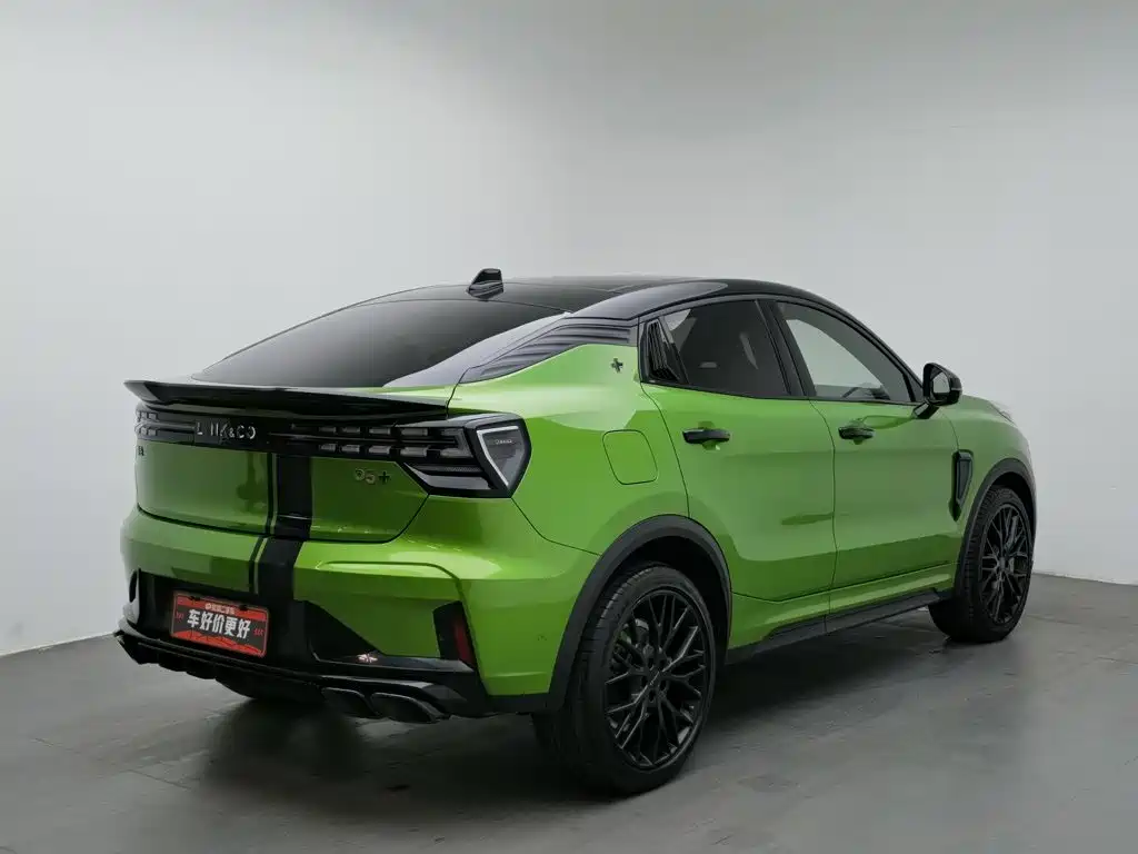 Фото 2 - Lynk & Co 05