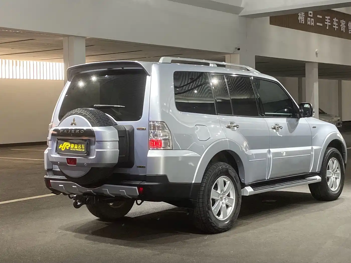 Mitsubishi Pajero (Import) 2008 2009 3.8L 5-Door Flagship