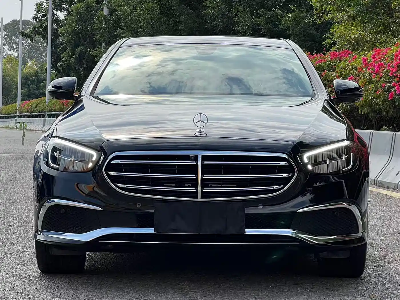 Mercedes-Benz E-Class 2023 E 300 L Luxury фото 2