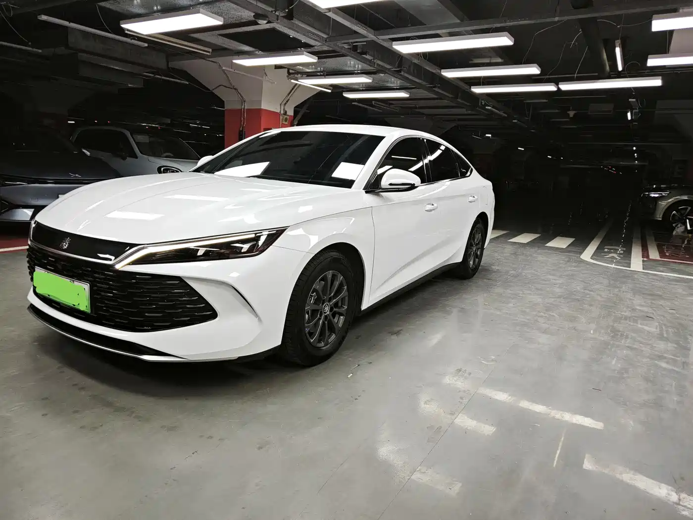 BYD Qin L 2024 DM-i 80KM Leading Edition