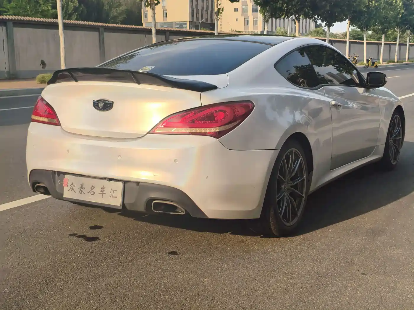 Hyundai Genesis Coupe 2012 2012 2.0T Automatic Luxury Edition