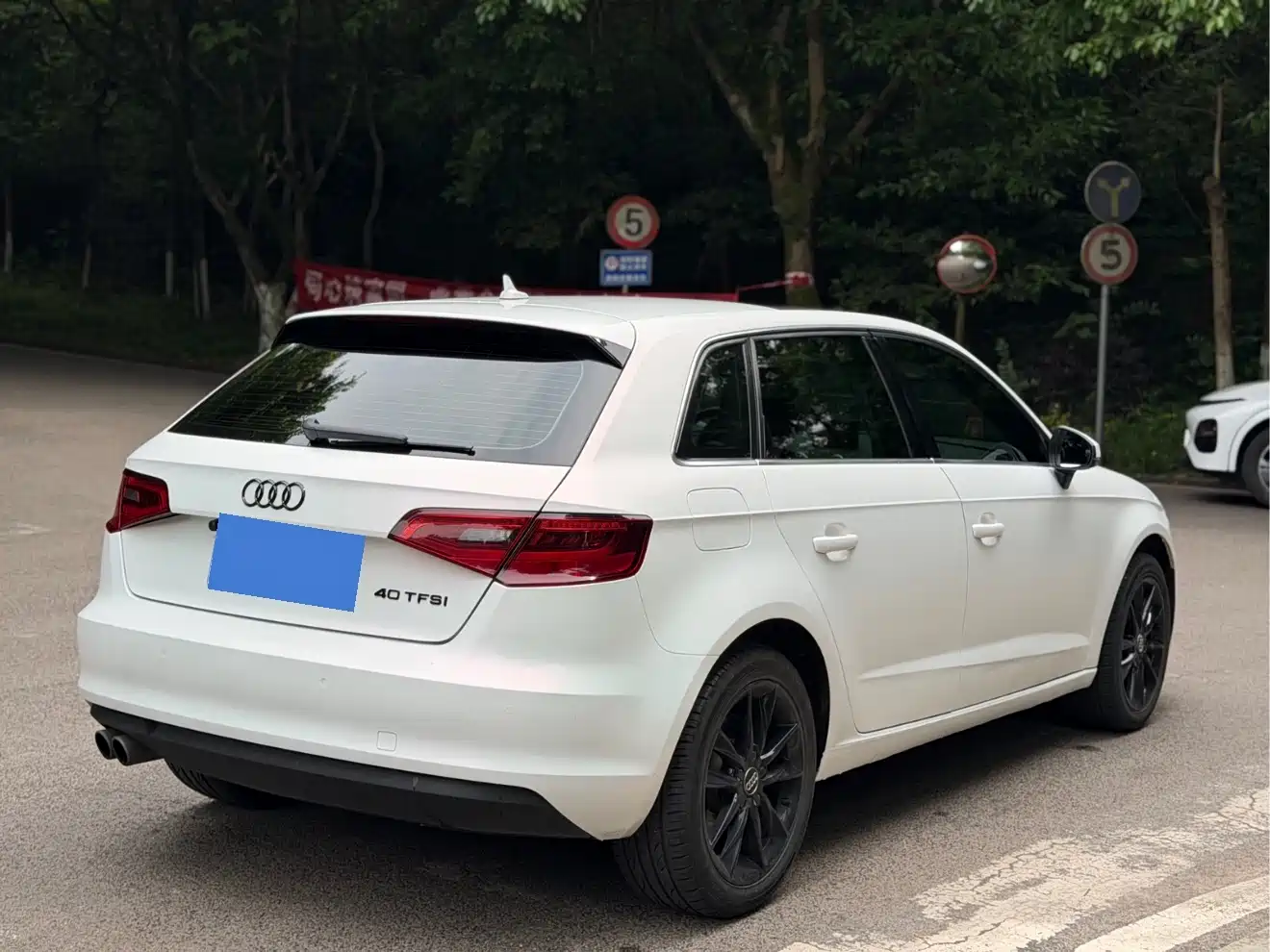 Audi A3 2015 Sportback 40 TFSI Automatic Comfort фото 4