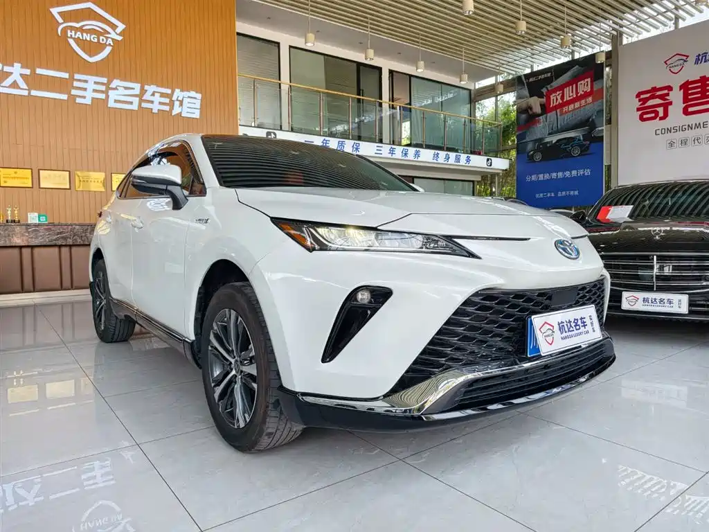 Toyota Venza 2023 2.5L Smart Hybrid FWD Luxury фото 3