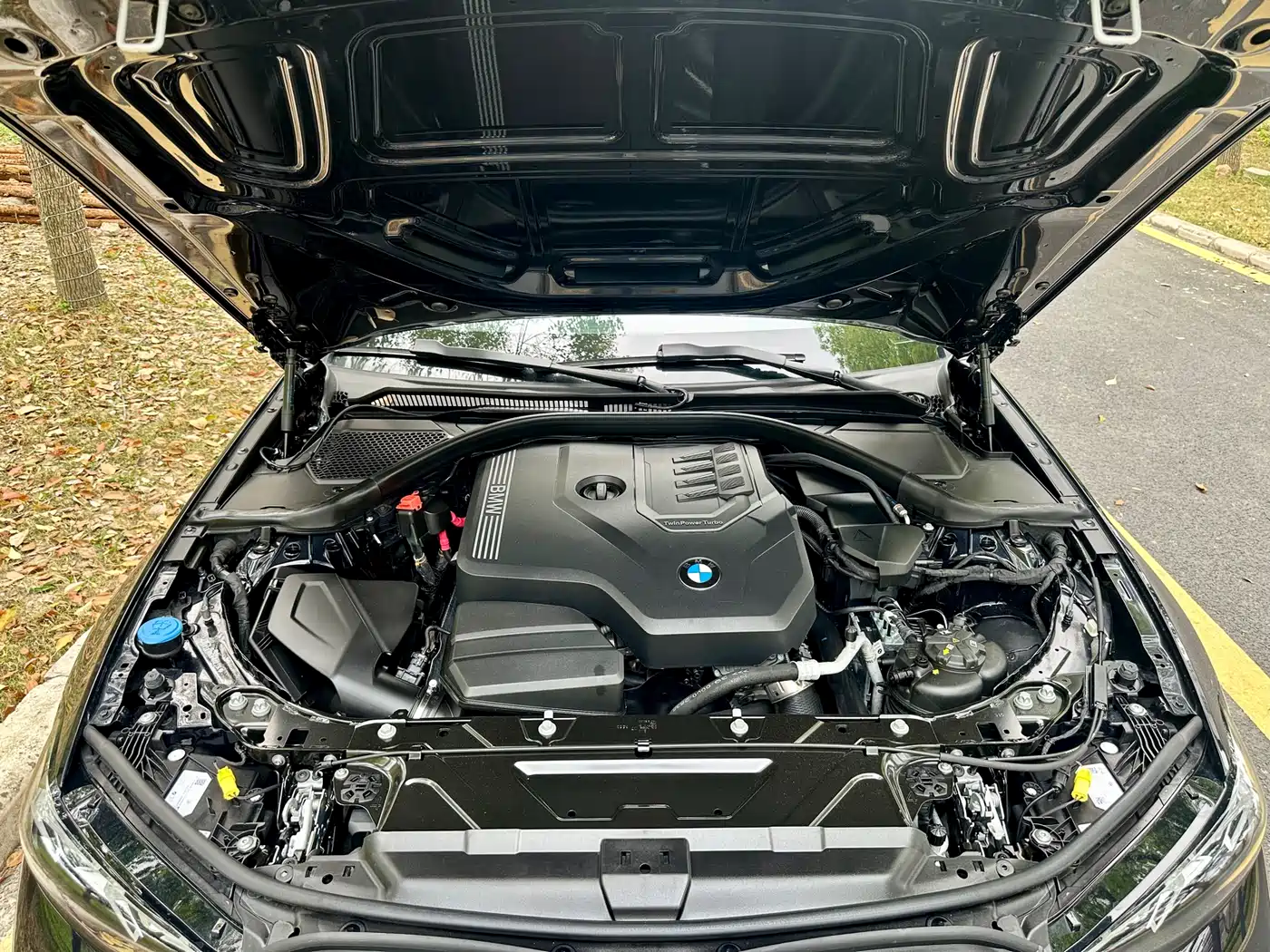 BMW 3 Series 2024 325Li M Sport Shadowline Package фото 23