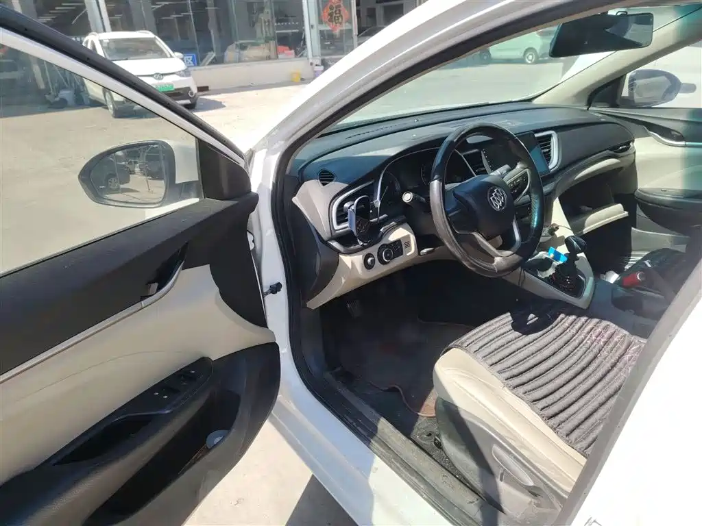 Buick Excelle 2018 15T Manual Elite (China V) фото 16
