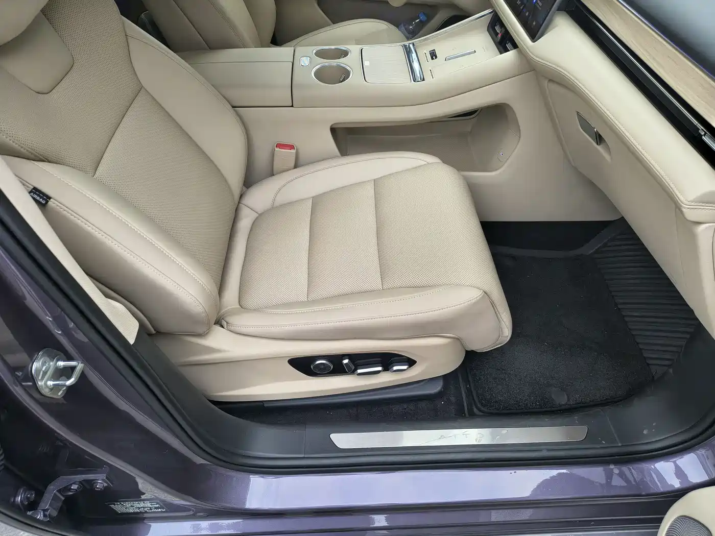 AITO Wenjie AITO M5 2025 Extended Range Ultra AWD фото 8