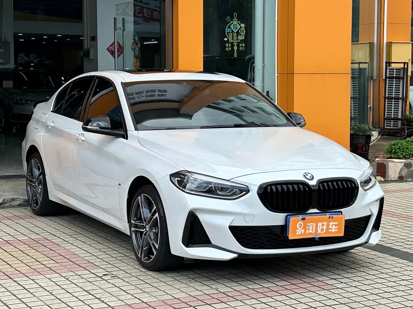 BMW 1 Series 2021 Facelift 125i M Sport Shadow Edition фото 3