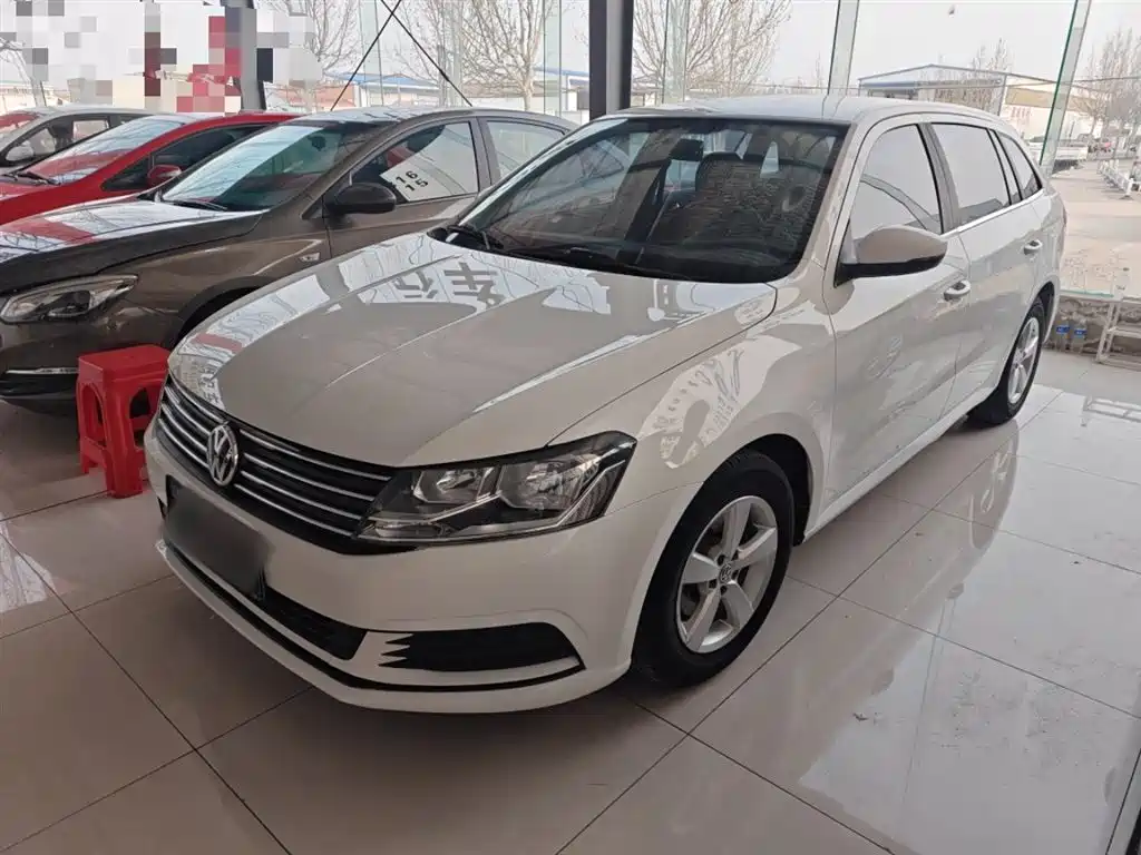 Volkswagen Lavida Tour 2015 1.6L Automatic Trend Edition фото 2