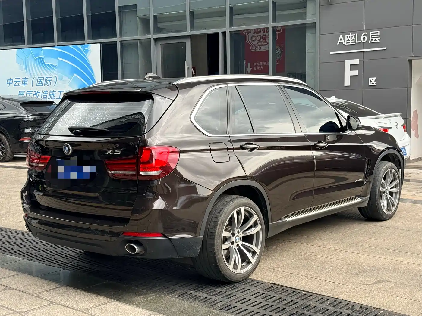 BMW X5 (Import) 2017 xDrive35i Leading Edition фото 5