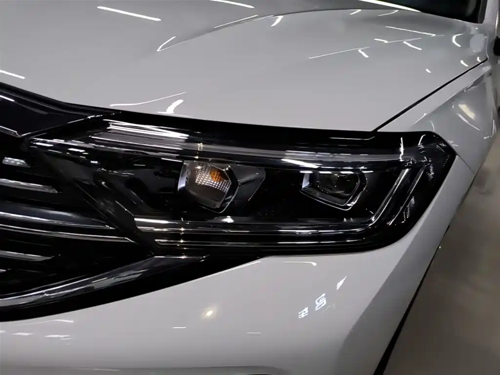 Volkswagen Sagitar 2025 300TSI DSG Surpass Edition фото 24