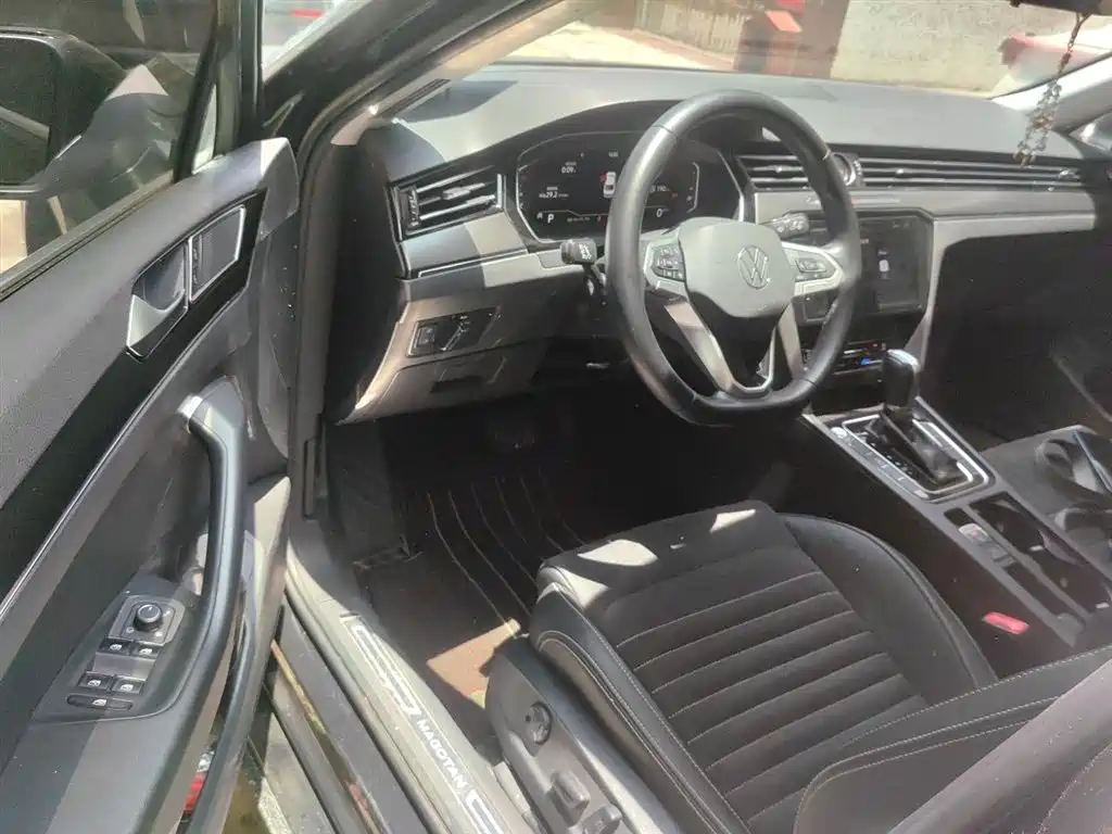 Volkswagen Magotan 2021 330TSI DSG 30th Anniversary Edition фото 17