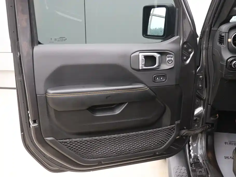 Jeep Wrangler 2024 2024 Model 2.0T Sahara Four-Door Version