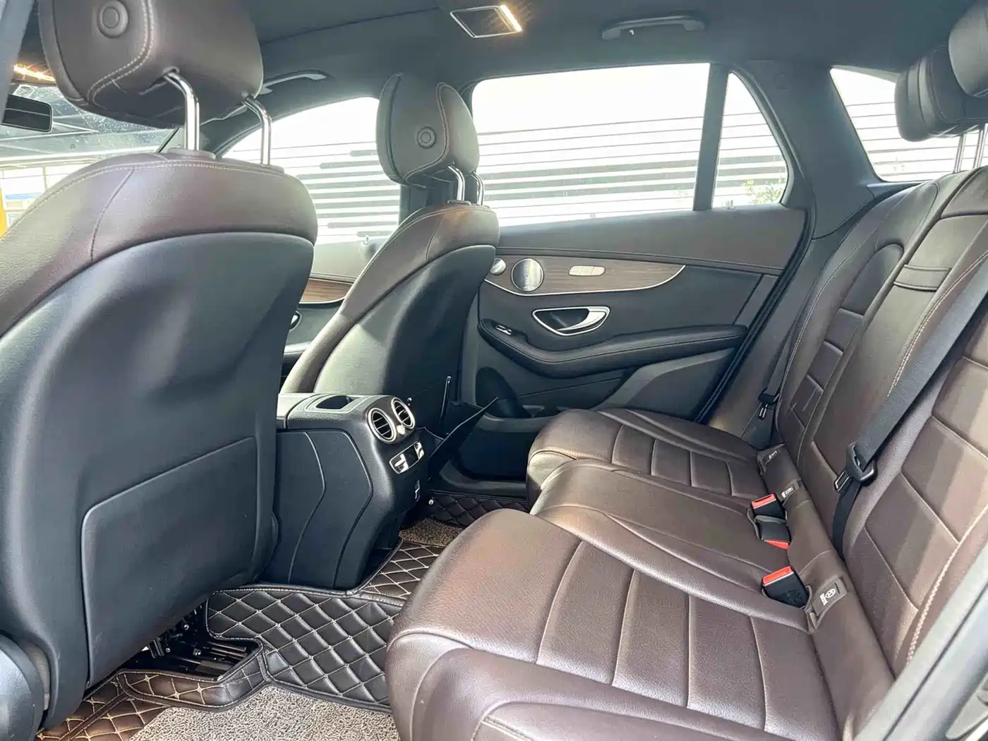 Mercedes-Benz GLC 2020 Facelift GLC 300 L 4MATIC Dynamic фото 4