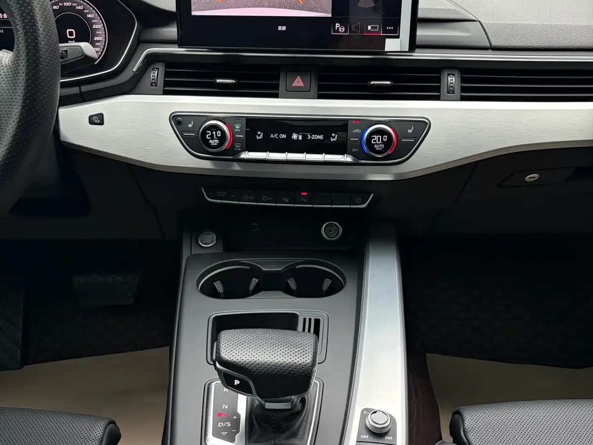 Audi A4L 2020 40 TFSI Luxury Dynamic фото 9