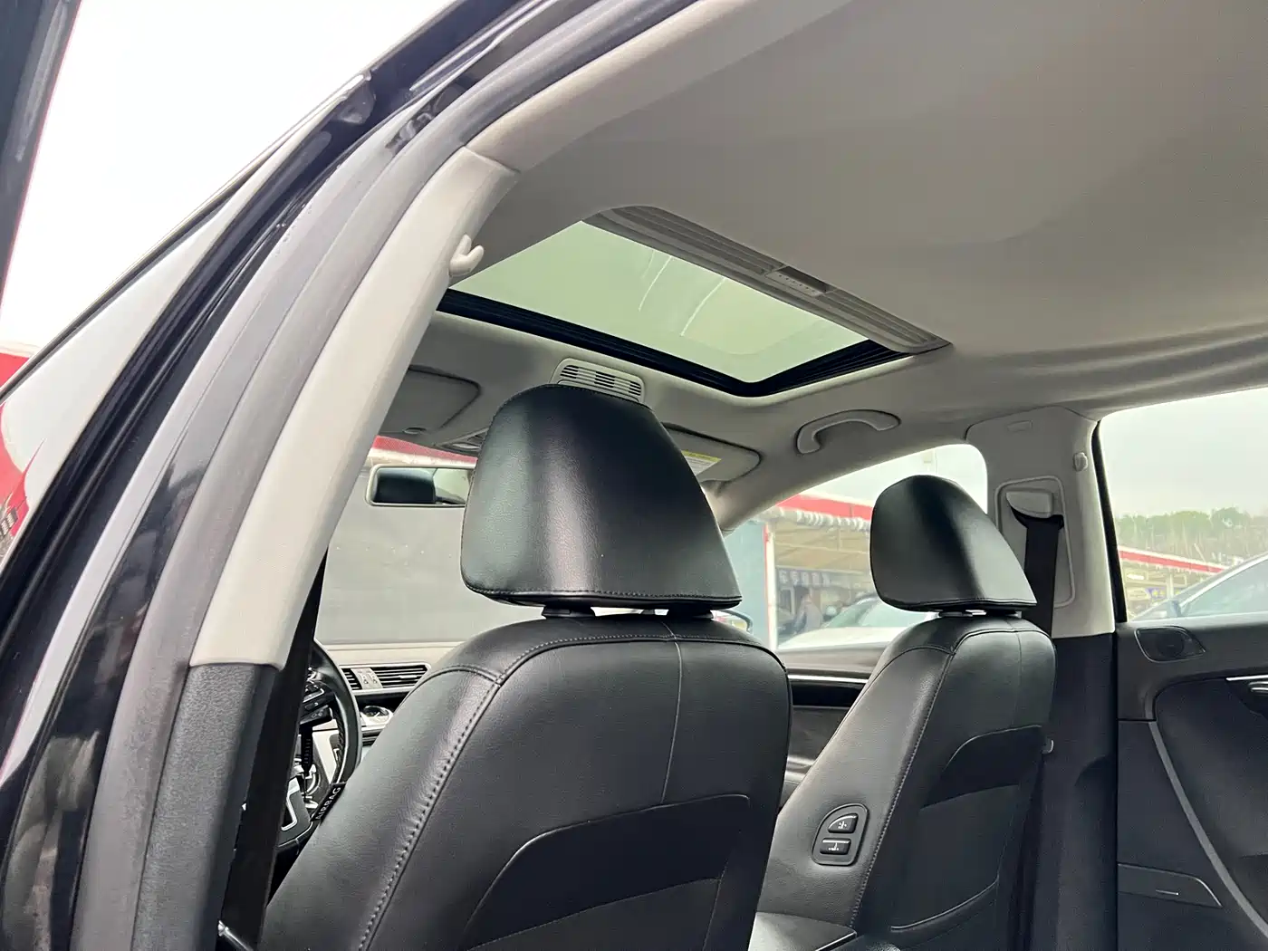 Volkswagen Magotan 2015 1.8TSI Luxury фото 18