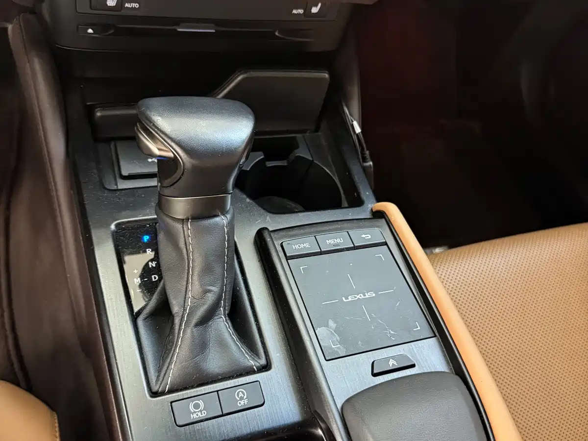 Lexus ES 2021 200 Excellence Edition фото 10