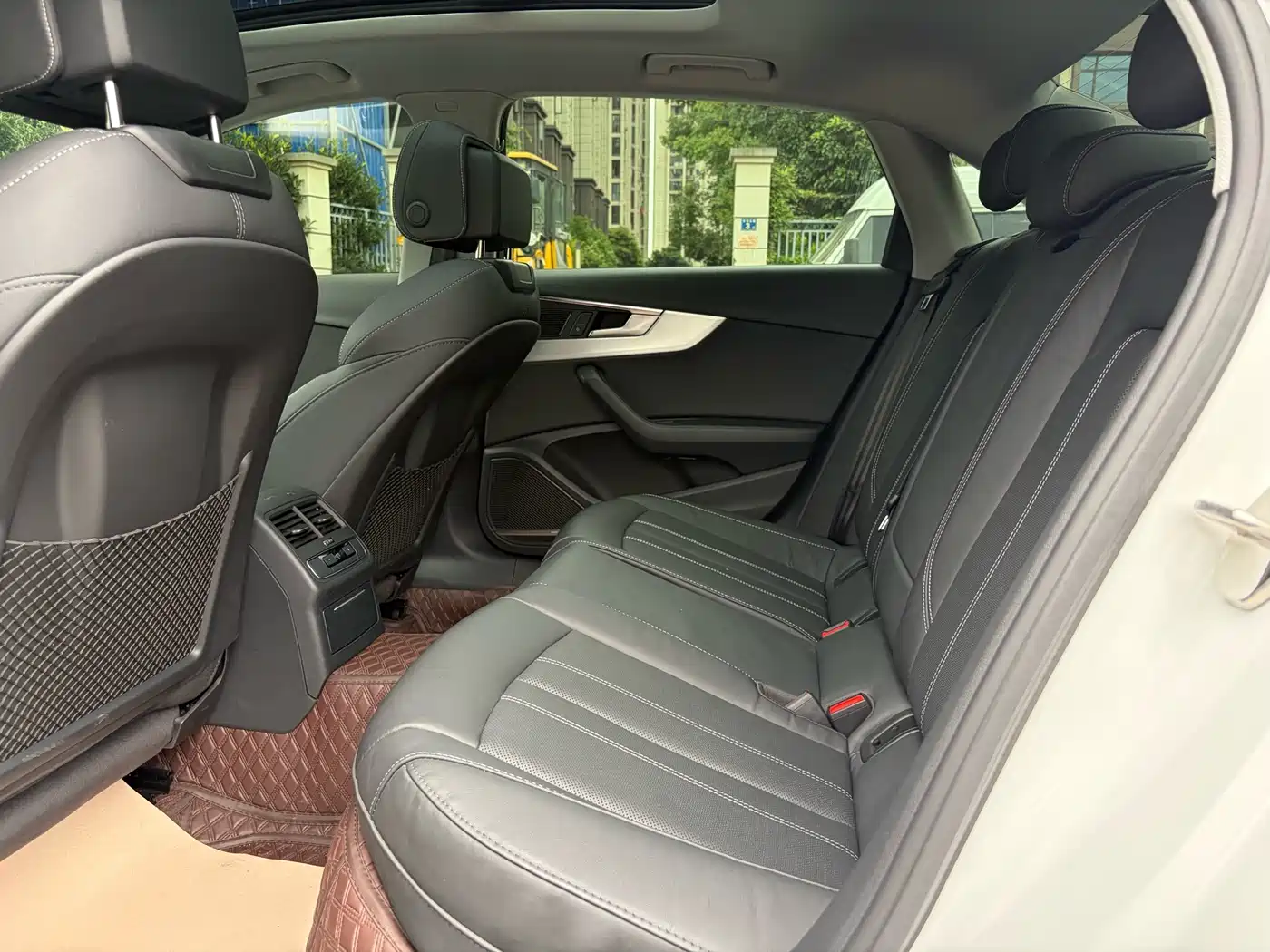 Audi A4L 2020 40 TFSI Luxury Dynamic фото 14