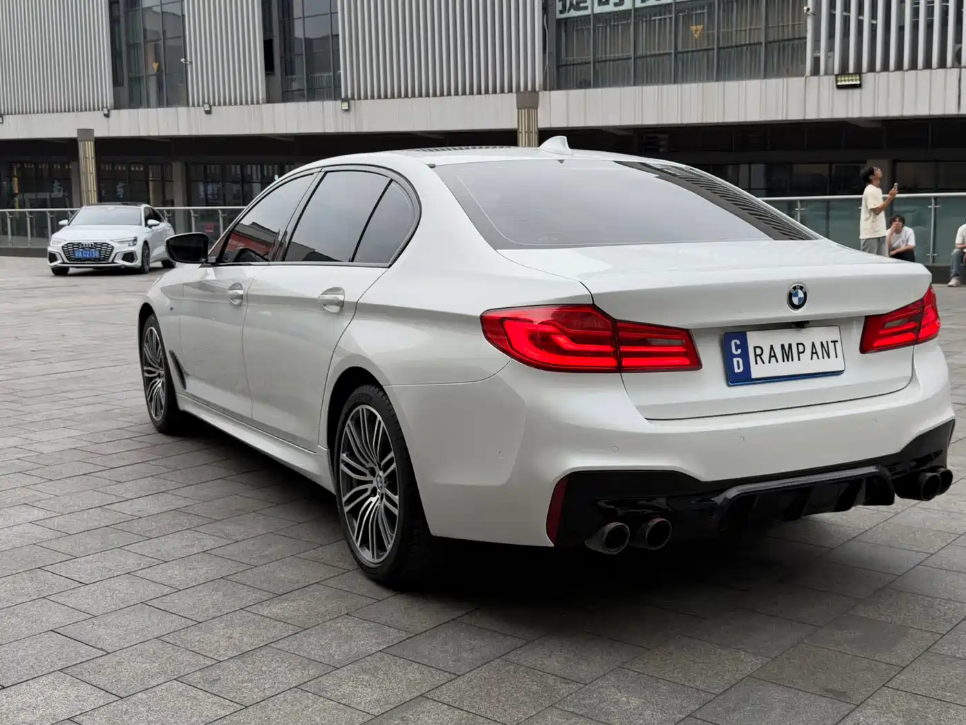 BMW 5 Series 2019 530Li Leading M Sport Package фото 5
