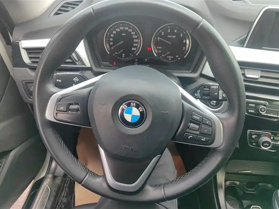 BMW X1 2019 sDrive18Li Fashion Model фото 15