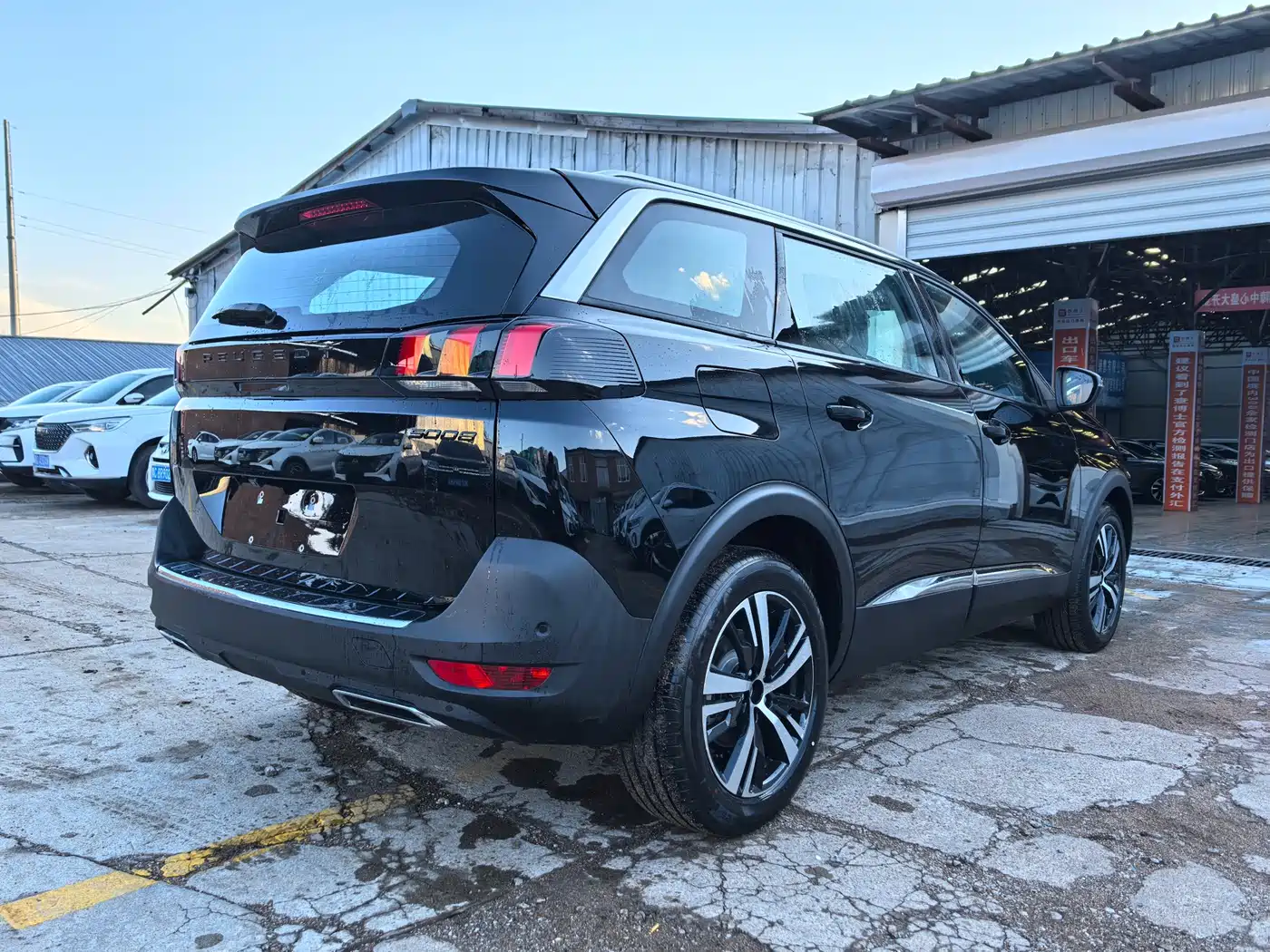 PEUGEOT 5008