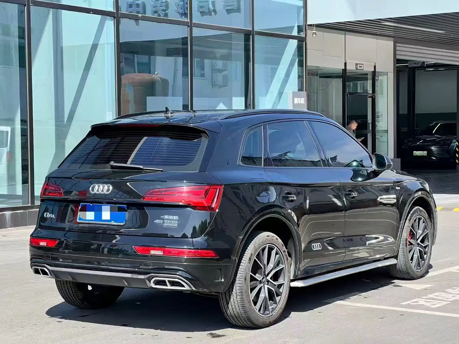 Photo 8 - Audi Q5L