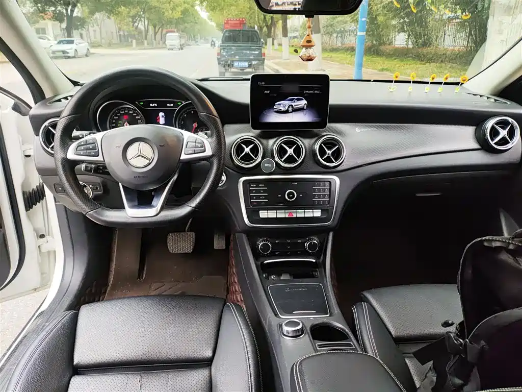 Mercedes-Benz GLA 2019 GLA 200 Dynamic фото 6