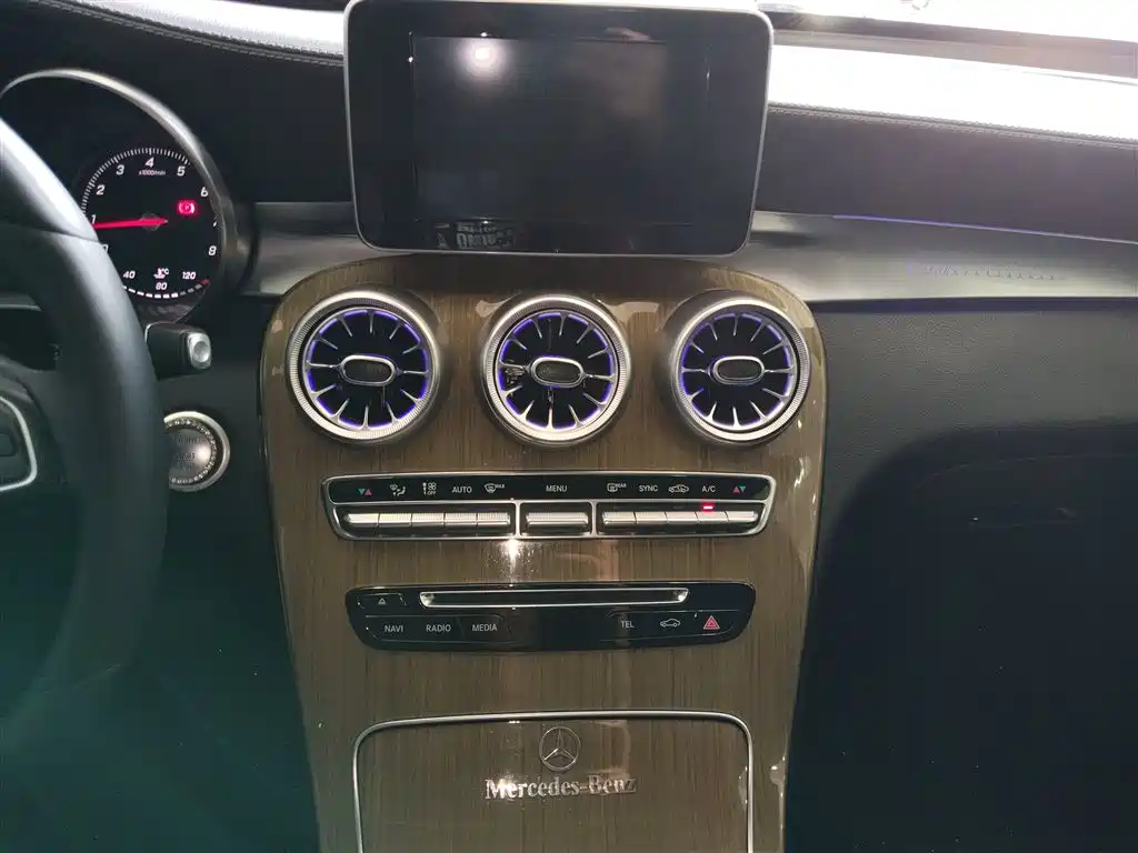 Mercedes-Benz GLC Coupe 2017 GLC 260 4MATIC Coupe SUV фото 9