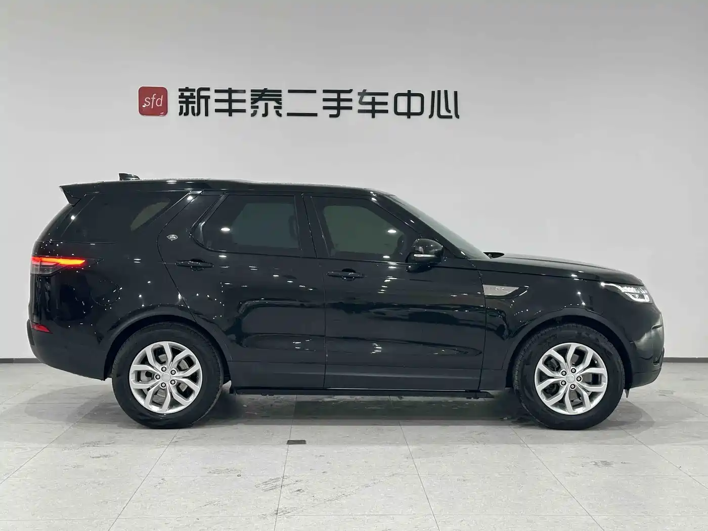 Фото 4 - Land Rover Discovery