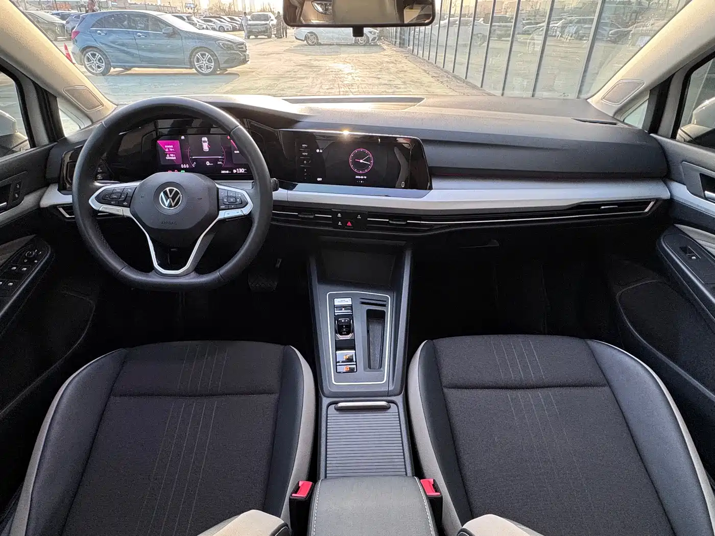 Volkswagen Golf 2023 280TSI DSG Pro фото 8