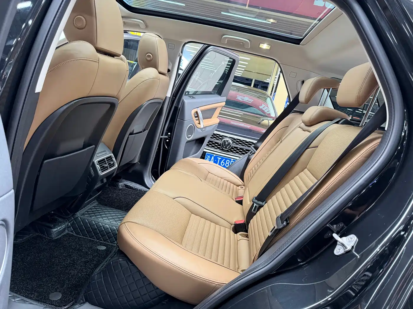 Land Rover Discovery Sport 2024 Luxury Custom Edition фото 13