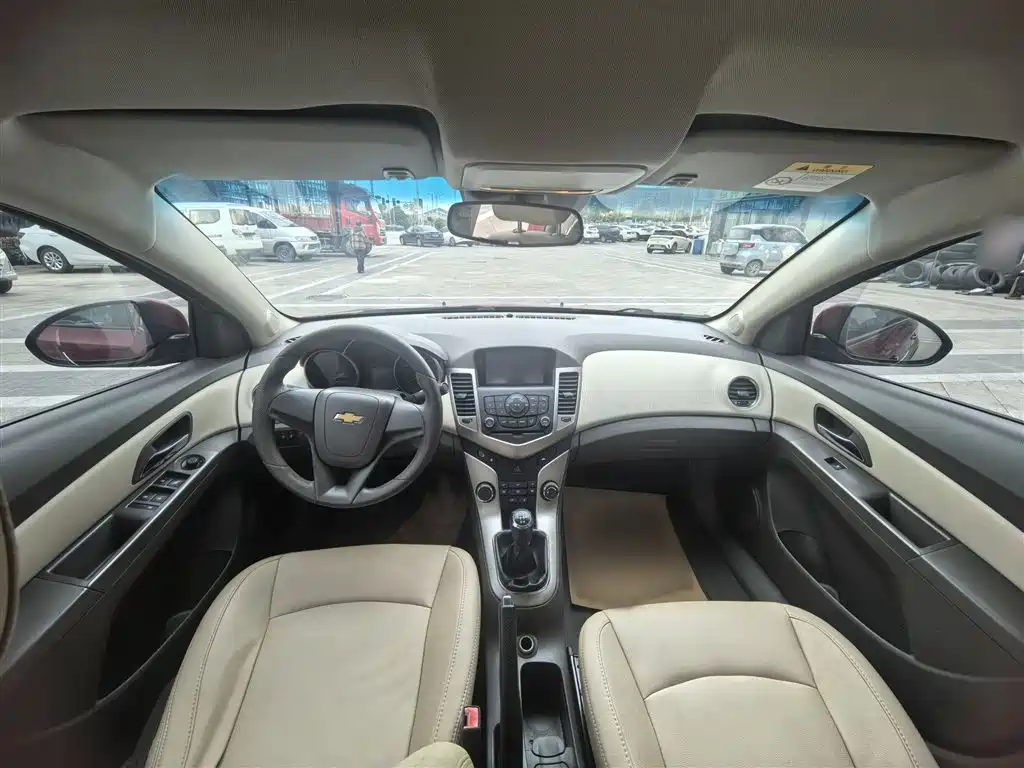 Chevrolet Cruze 2015 1.5L Classic SL MT фото 14
