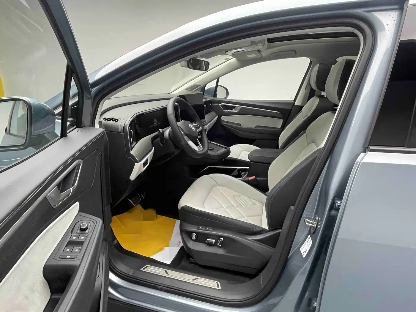 Volkswagen Talagon 2025 450TSI R-Line 6-Seater фото 2