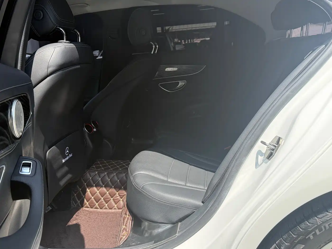 Фото 8 - Mercedes-Benz C-Class