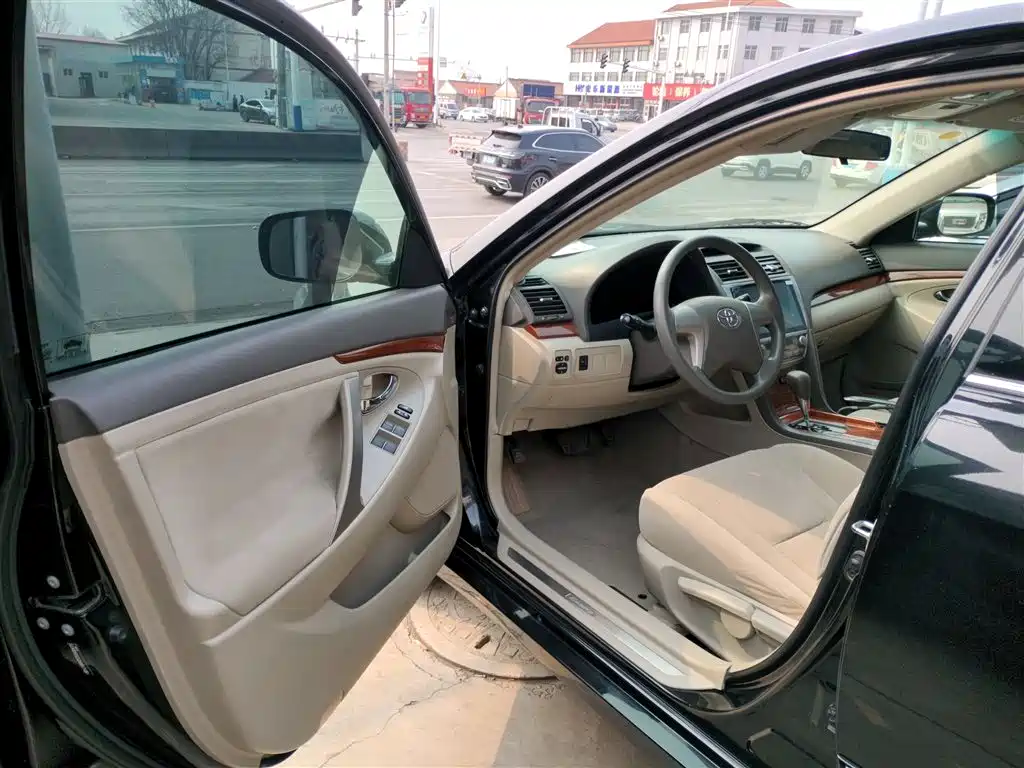 Toyota Camry 2013 200E Classic Elite Edition фото 17