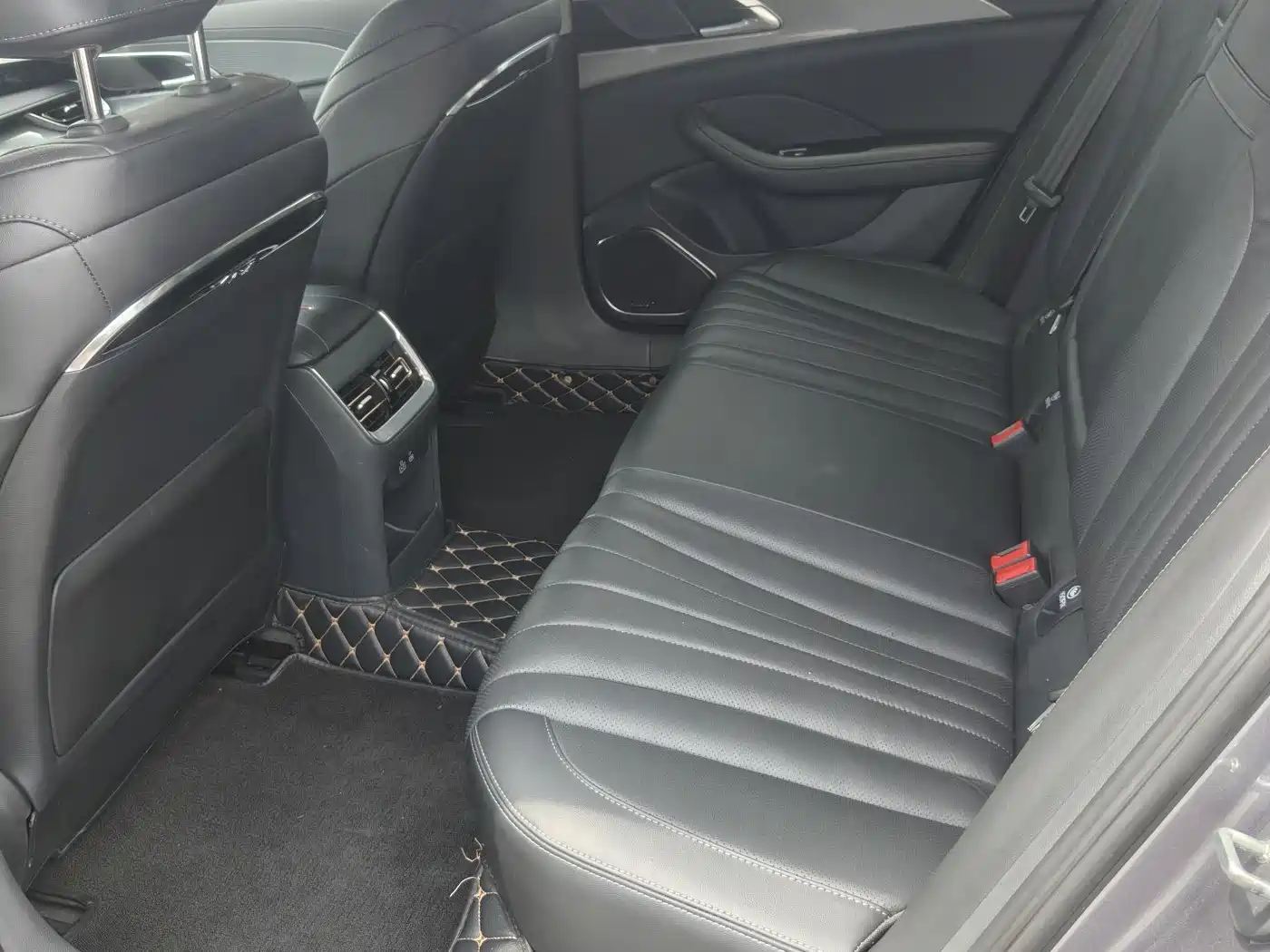 Hongqi H5 2023 2.0T Auto Smart Connect Flag Comfort фото 21
