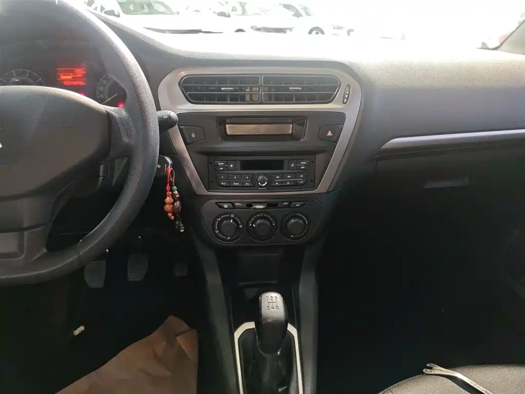 Peugeot 301 2016 1.6L Manual Comfort Edition фото 13