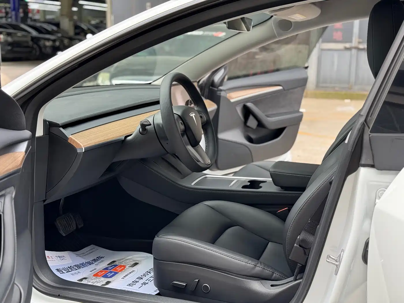 Фото 4 - Tesla Model 3