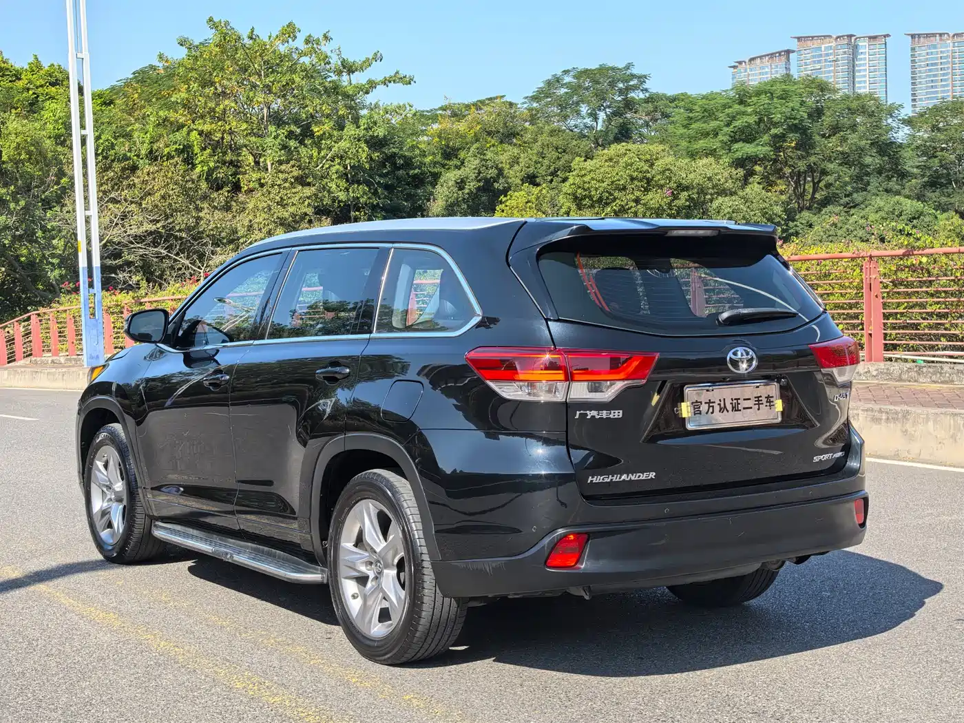 TOYOTA HIGHLANDER