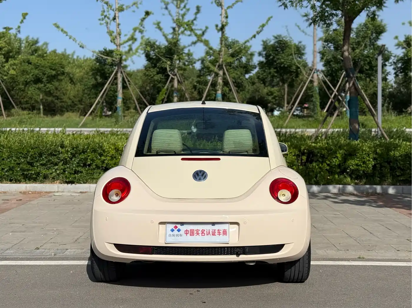 Volkswagen Beetle 2010 Model 1.6 AT фото 17