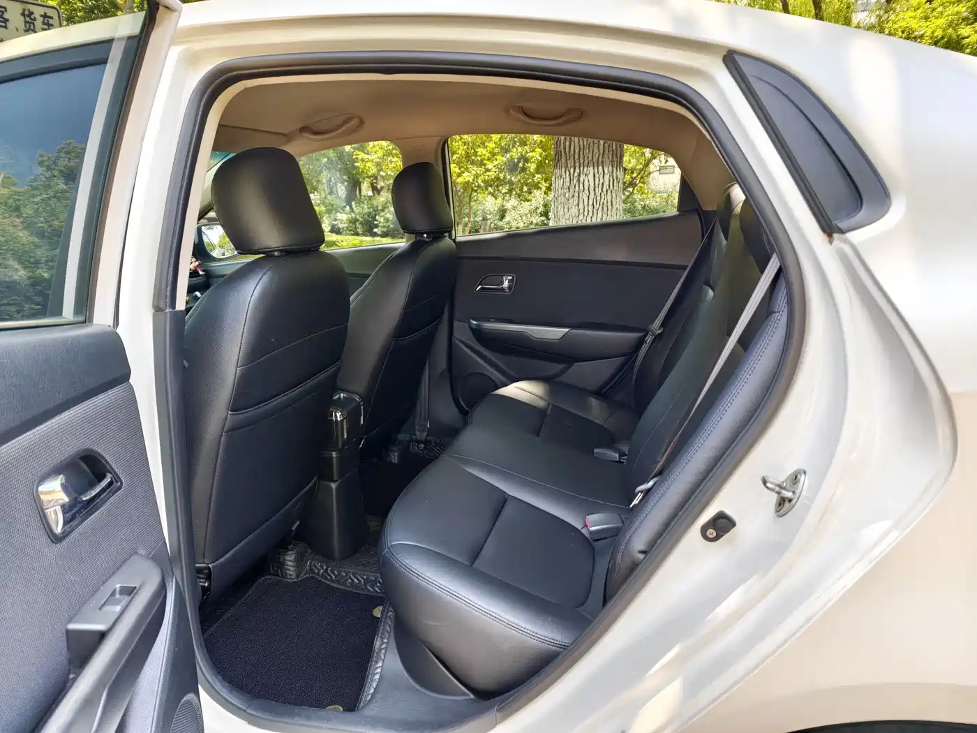 Kia K2 2012 Sedan 1.4L AT GLS Commemorative Edition фото 19