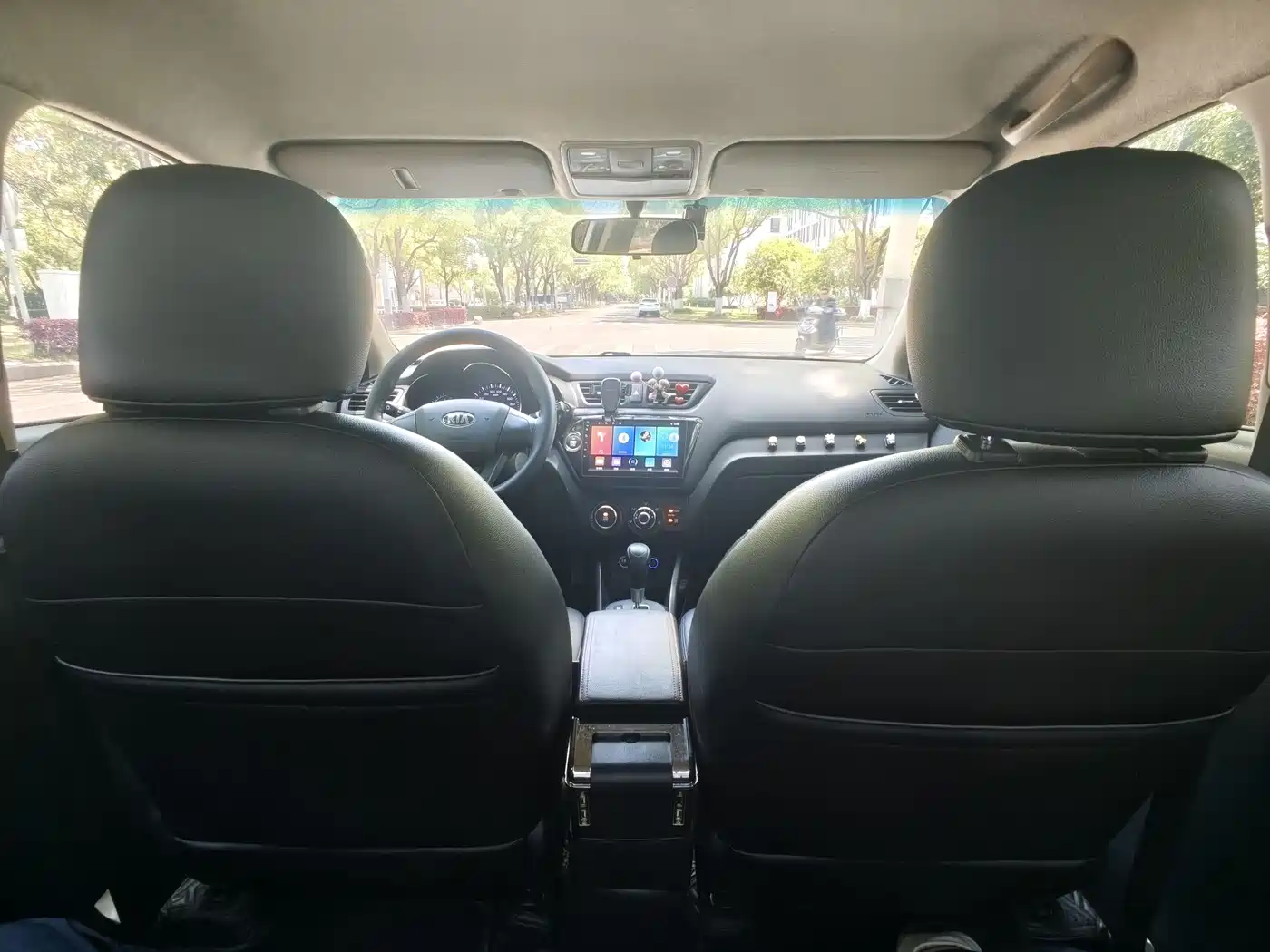 Kia K2 2012 Sedan 1.4L AT GLS Commemorative Edition фото 17