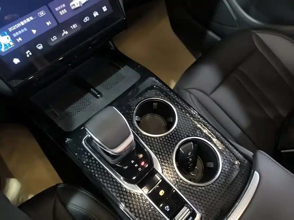 Hongqi HS3 PHEV 2024 2024 PHEV 115km Power Edition
