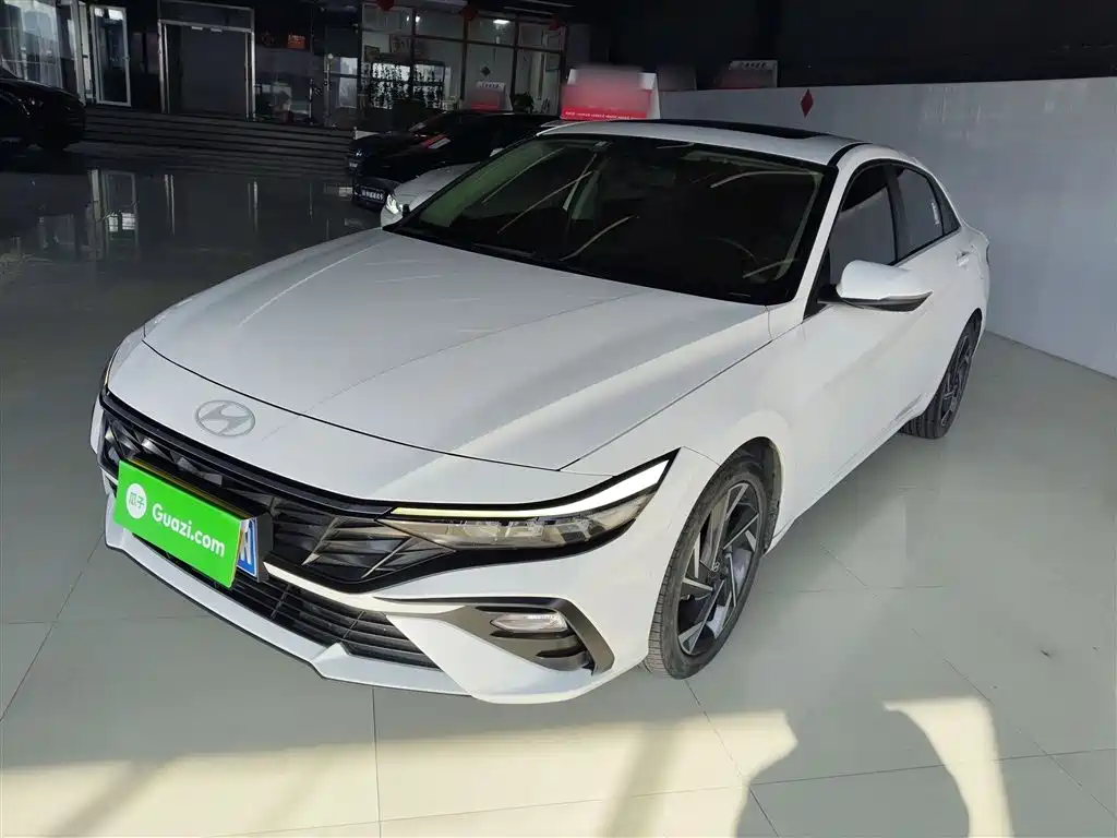 Hyundai Elantra 2023 1.5L CVT GLX Elite Edition фото 2